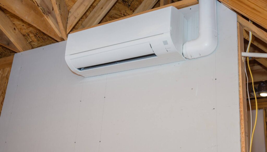 how does a ductless heat pump work